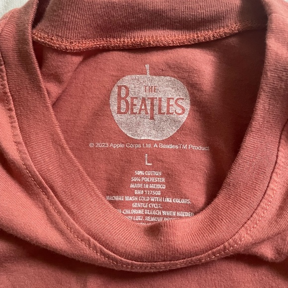 The Beatles Abbey Road T-Shirt - Picture 2 of 5